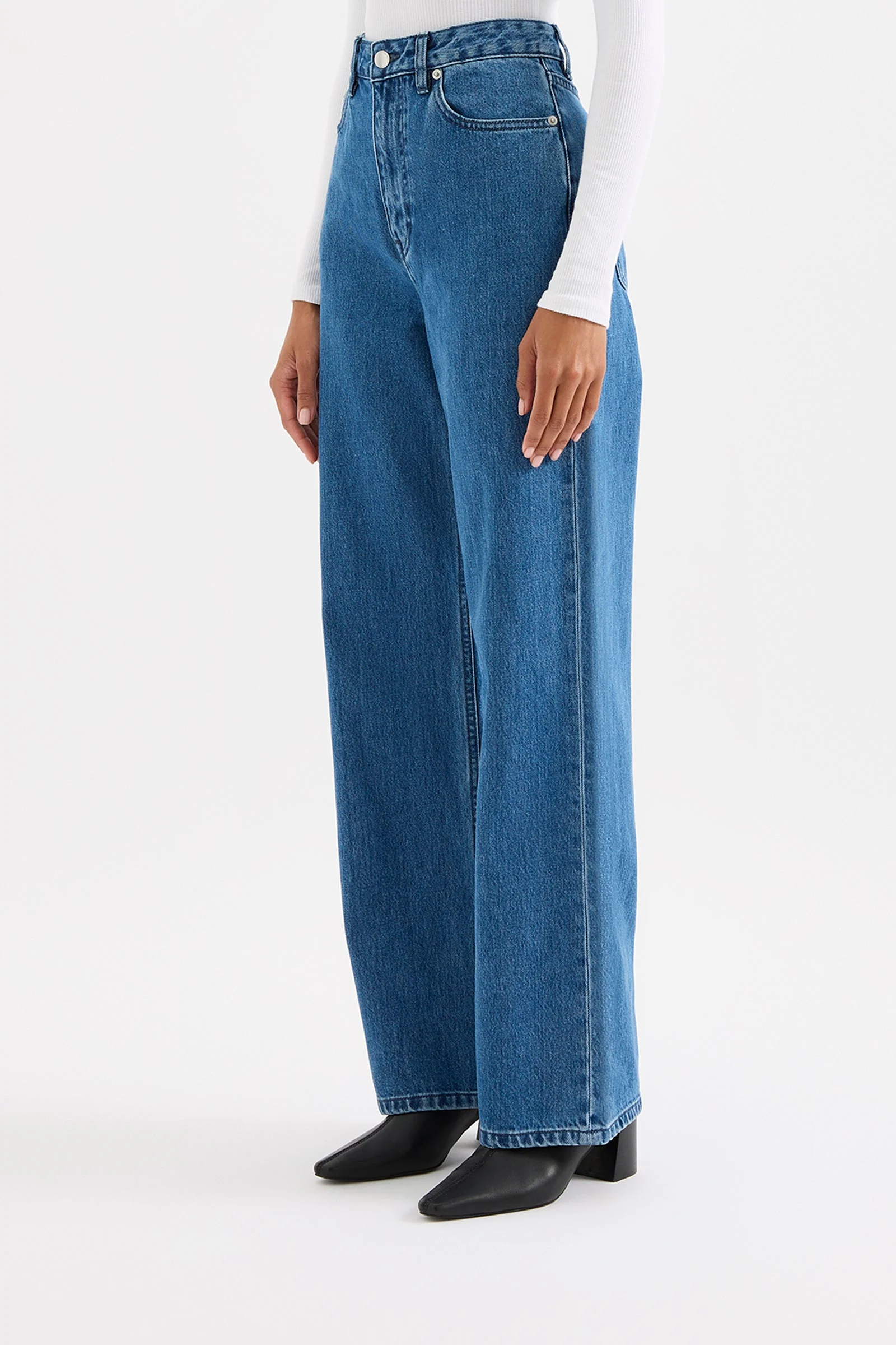 ORGANIC RELAXED LEG JEAN - Image 4